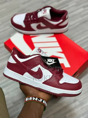 Nike SB Dunk Low 'Maroon'