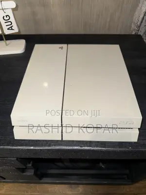 PlayStation 4 Console