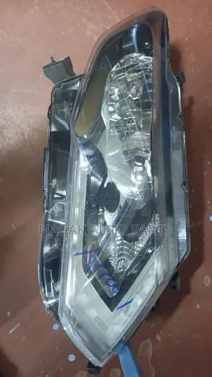 Nissan X-Trail NT32 2018 Headlight Isiyo Xenon