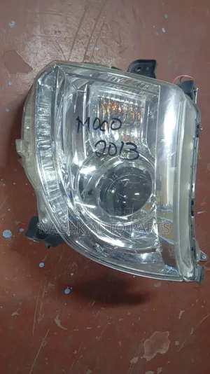 Moco Nissan 2013 Xenon Headlight