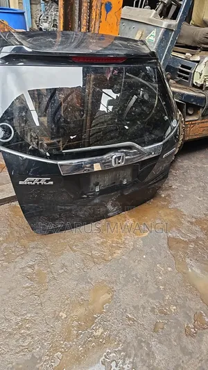 Honda Fit Bonnet na Wing
