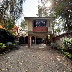 4-Bedroom Townhouse with DSQ in Spring Valley for Sale