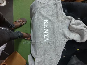 Hoodies Nyeusi - Mpya Kabisa