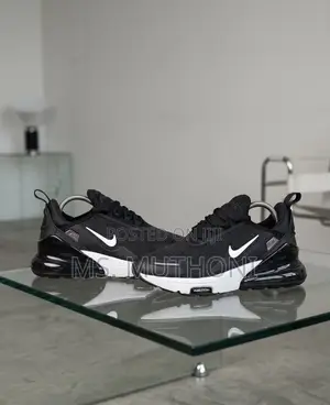 Nguo za Nike Air Max 270 React