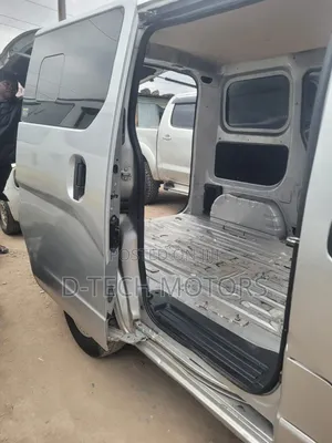 Nissan NV200 2011 Silver