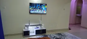 Nyumba ya Kifahari Vyumba 3 Nyali Centre na Dimbwi