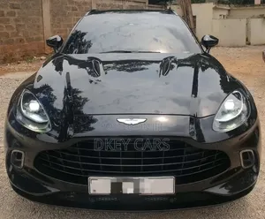 Aston Martin DBX 2022