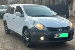 Nissan Advan 2015 Nyeupe