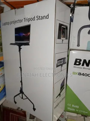 Tripod Stand ya Multipurpose ya 1.9m yenye Magurudumu