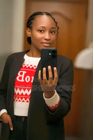 Afisa Huduma kwa Wateja/Mtendaji, Mhudumu wa Mapokezi, Msimamizi/Msaidizi wa Ofisi