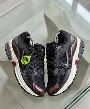 Nike Zoom Vomero 5 "V2K Run" - Saizi 38-45