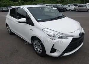Toyota Vitz 1.5 FWD Hybrid 5dr 2019 Nyeupe