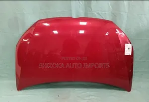 Bonnet ya Volkswagen Golf Touran (2011)