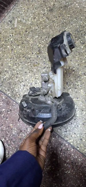 Brake Booster na Master Cylinder ya Mazda Premacy