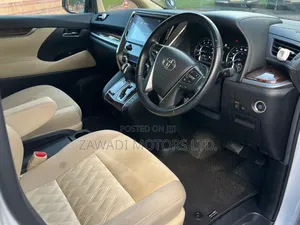 Toyota Vellfire 2019 Nyeupe