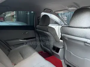Toyota Crown 2012 Nyeusi