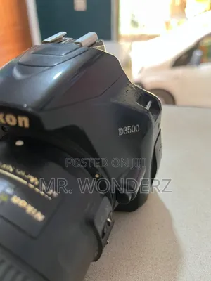 Nikon D3500 Kamera ya DSLR na Lens ya 40mm Prime