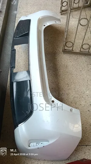 Bampa ya Nyuma ya Toyota Auris 2013