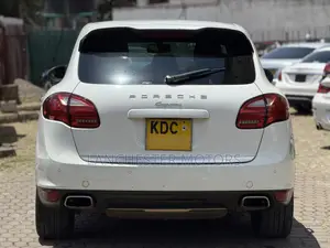 Porsche Cayenne 2013 Nyeupe