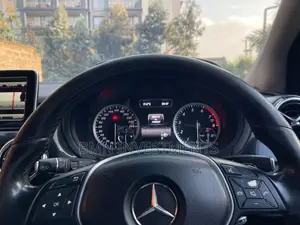 Mercedes-Benz B-Class B180 Petrol 2012 Nyekundu