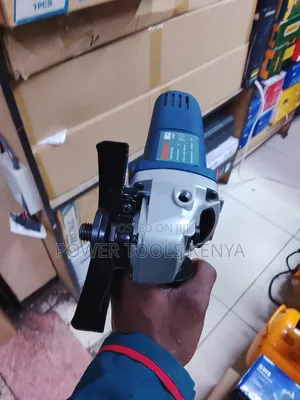Bosch Professional Angle Grinder