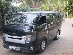 Toyota HiAce 2015 - 14 Seater Bus