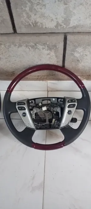 Toyota Crown Steering Wheel (Iliyo tumika)