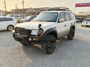 Toyota Land Cruiser Prado 2000 Nyeupe