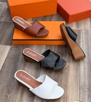 Ladies' Lightweight Wedge Shoes with Soft Inner Lining