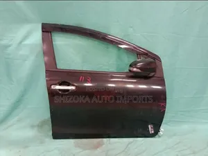 Toyota Aqua NHP10 Mlango wa Mbele wa Kulia (2019)