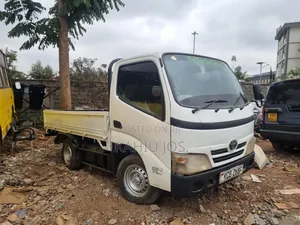 Toyota Dyna 2008 Nyeupe