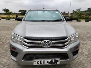 Toyota Hilux Revo Single Cab Diesel 2.4 RWD 2017 Grey