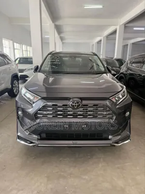 Toyota RAV4 2020 Nyeusi