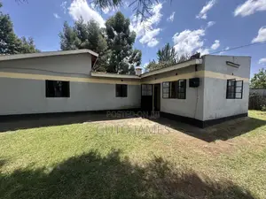 Bungalow ya Vyumba 3 vya Kulala kwa Ajili ya Kukodisha Kapsaos, Maili Nne