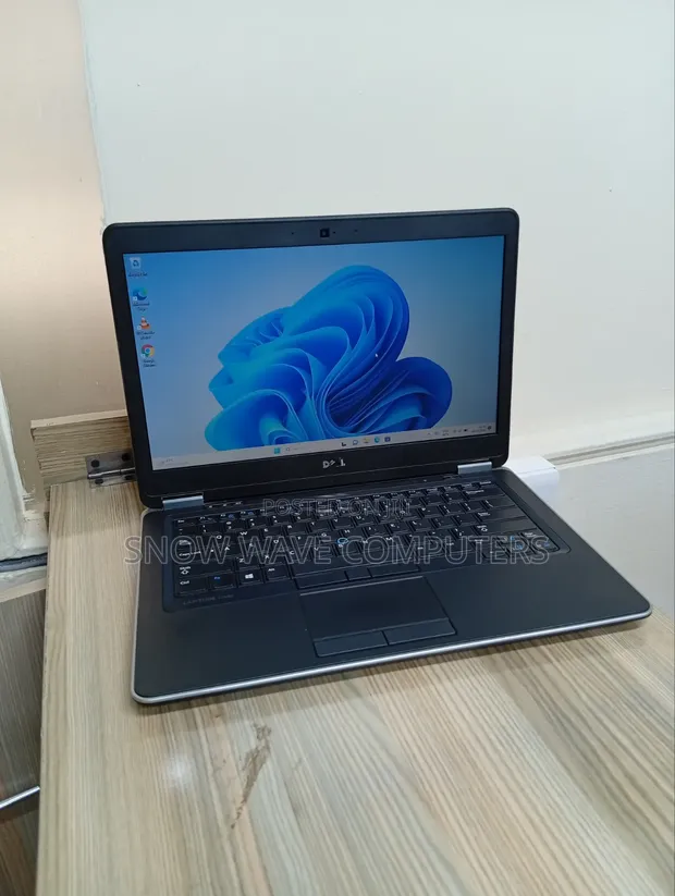 Dell Latitude 7440 Laptop - Core i5, 8GB RAM, 256GB SSD - 1
