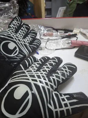Gloves za Goalkeeper wa Kandanda