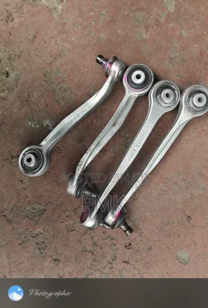 Audi A4 Upper Control Arm (Iliyo tumika)