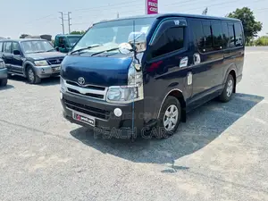 Toyota HiAce 2010