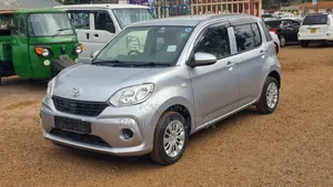 Toyota Passo 1.0 FWD 2018 Silver