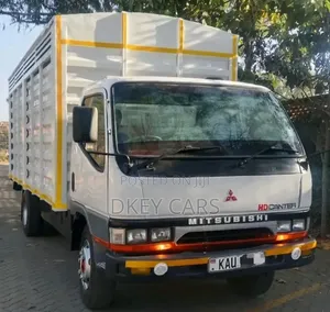 Mitsubishi Canter 2008 Nyeupe