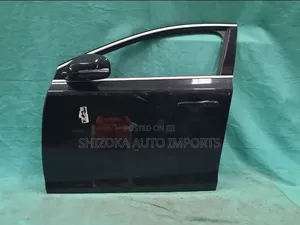 Volvo V40 LH Front Door Assembly (2013)