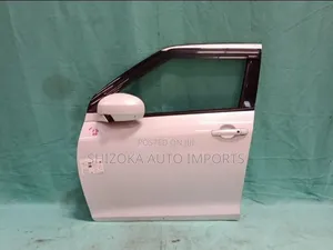 Suzuki Swift Mlango wa Mbele wa LH (Uliotumika)