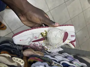 Nike Air Jordan 1 Low x Supreme 'Mwaka wa Farasi'
