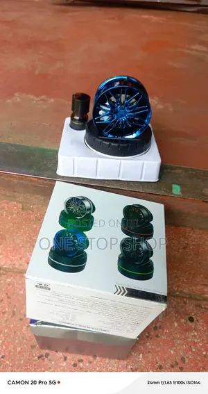 Alloy Wheel Hub Solar Rotating Air Freshener