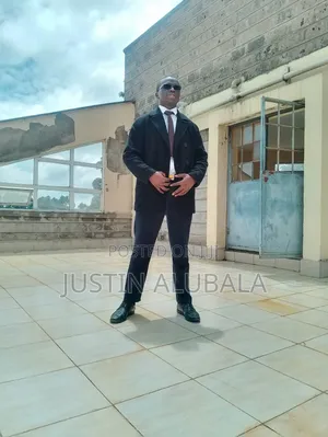 Mfanyakazi wa Mikono Anapatikana Mara Moja
