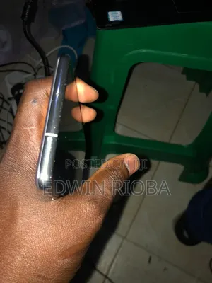 Samsung Galaxy S10 5G 256GB Nyeupe