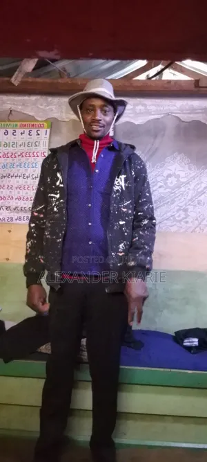 CV ya Dereva - Dereva Mwenye Uzoefu Anatafuta Ajira