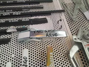 Toyota Hilux Revolution Latch/Lock/Handle ya Tailgate (2015-2026)