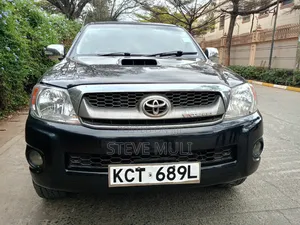 Toyota Hilux Double Cabin 2012 Grey