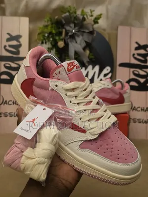 Nguo za Kike Air Jordan 1 Travis Scott Shy Pink Sneakers